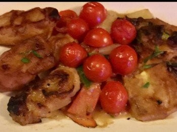 step7: 附註：如果對蛋有敏感的，而不吃蛋，可將杏鮑菇粘上一層麵粉先，再將它粘上麵糊，然後再放入麵粉將它定形後，再放入油內炸便可。
 

 
想知道我更多食譜，可去我Facebook 專頁。
https://m.facebook.com/carlineki/