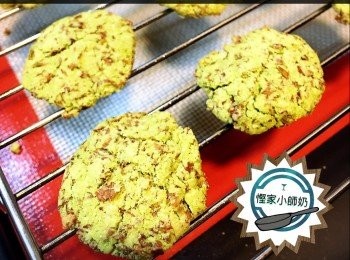 step6: 出爐後放到涼透先入樽，曲奇可以脆d!