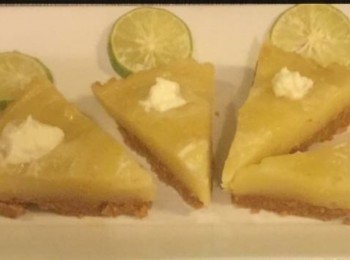 step5: 將青檸饀材料放在碗中攪勻，待冷卻後，放入餅皮內，再發入烤箱內焗20分鐘。

取出烤箱待冷却後， 放入雪櫃內冷藏至少2小時。



想知道我更多食譜，可去我Facebook 專頁。
https://m.facebook.com/carlineki/