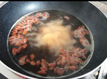 step4: 把所有<span class="group_2">調味料</span>拌勻，用細火煮滾，放涼備用。