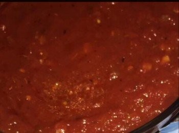 step4: 瑪格麗特
<span class="group_1">食材</span>：
1/2杯碎番茄。
少量乾 oregano香草，鹽，胡椒粉和橄欖油。
1/2磅碎的莫扎里拉芝士茸，新鮮的羅勒葉。