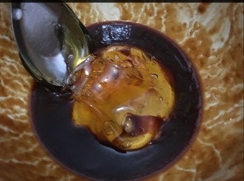 step5: 加少許熱水容麥芽糖
塗左肉上
入爐每邊焗5-8分鐘
即可