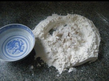 step11: 將<span class="group_3">水皮材料</span>搓均，除香芋油外。