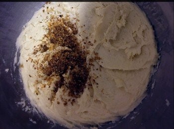 step3: 加入桂花同鹽輕輕打混。