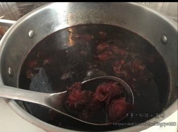 step4: 落冰糖，然後熄火焗15分鐘便可飲用