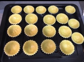 step3: 壓入蛋撻模