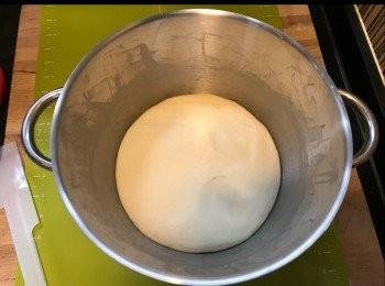 step1: 將<span class="group_1">麵包</span>搓好，發酵大至兩倍。