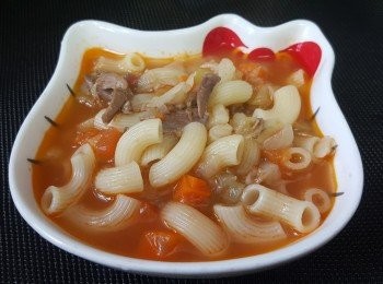 step12: 食剩一碗羅宋湯擺入雪櫃，第二日再加入煮諗的通粉，即刻變成營養豐富的早餐