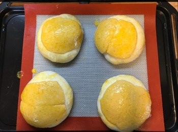 step12: 搽上蛋漿。