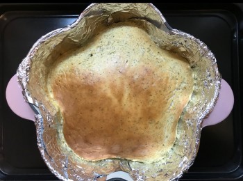 step11: 焗盤加水焗，蛋糕回縮唔係好多，都算靚仔！