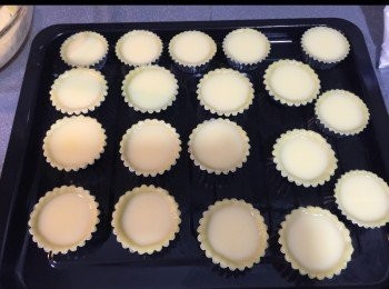 step4: 加入<span class="group_1">蛋汁</span>