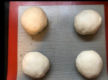 step7: 將<span class="group_1">麵包</span>收圓。