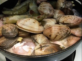 step7: 灑上海鹽及黑胡椒調味，放上番茜裝飾， 即成。