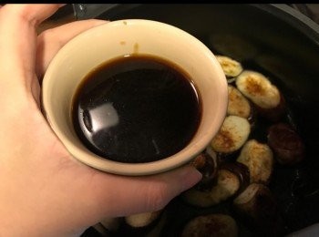 step5: 將<span class="group_2">醬汁</span>材料攪混。
水份量因個人口味而定！