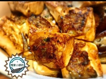 step7: 將<span class="group_2">醬汁</span>加落豆腐煎至入味。