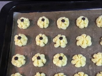 step4: 唧好花後，加入爐朱古力丁袋飾