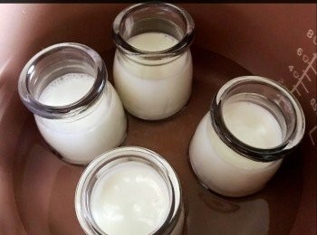 step4: 所以我放飯鍋按煮飯制2分鐘後關掉，確保溫度夠熱，而且令飯鍋裡面溫度夠熱。