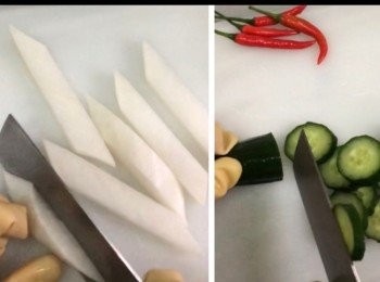 step2: 蘿蔔切條、青瓜切片。