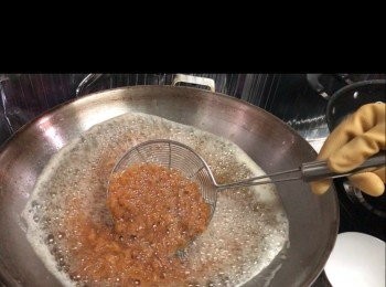 step3: 首先炸瑤柱，然後其他每樣分開炸。