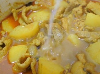 step11: 30分鐘後試味, 按個人口味加鹽調味, 再蓋上煮多20分鐘