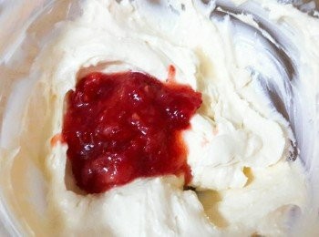 step10: 加入草莓醬拌勻