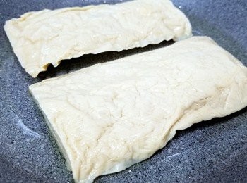 step1: 素鴨一開二...  落鑊煎至兩面金黃!