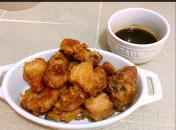 step3: 蒸焗爐 ～ 選健康炸模式，
先炸15分鐘後
將每件腩排反轉，再炸10分鐘