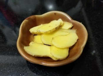 step2: 薑片