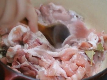 step2: 加入豬肉片