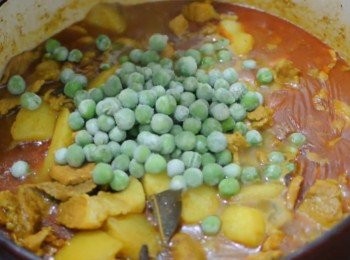 step12: 20分鐘後加入青豆, 煮4分鐘