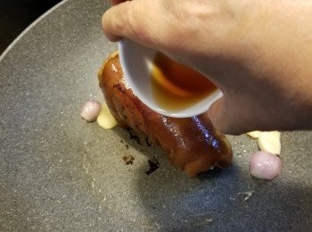 step8: 再讚1湯匙紹興酒