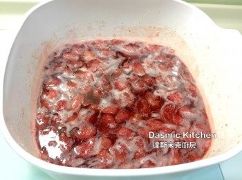 step10: ( 隔天) 以中火煮沸，轉小火