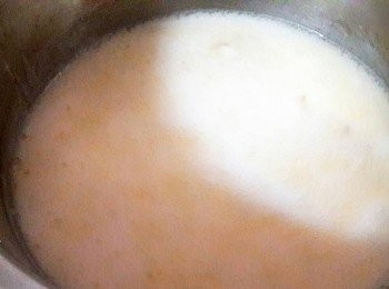 step7: 轉小火 , 加入馬蹄粉漿