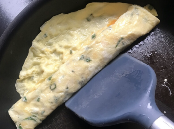 step4: 成功在望了！是時候將他們捲成玉子型狀