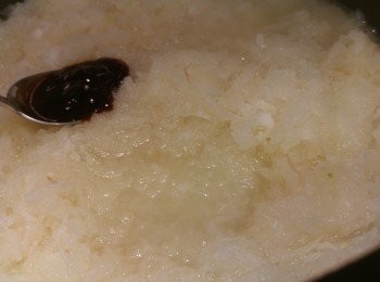 step10: 蘿蔔熟透後熄火加入調味料。