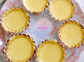 step9: 當<span class="group_2">蛋漿</span>部分凝固，代表蛋撻已經可以出爐啦！