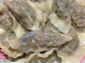 step5: 加入汁醬淋上水餃面上便可享用