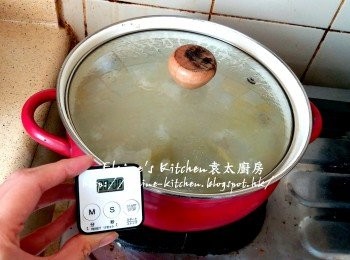 step11: 轉用中火煲滾 , 熄火焗30分鐘