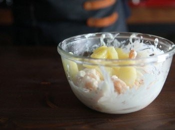 step5: 最後再拌入切好的鳳梨就完成了。