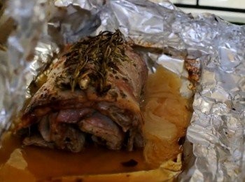 step8: 擺入已經預熱的焗爐, 用170度焗1.5小時, 之後拿走面層的錫紙再焗30分鐘