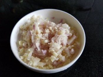 step4: 蒜頭，乾蔥