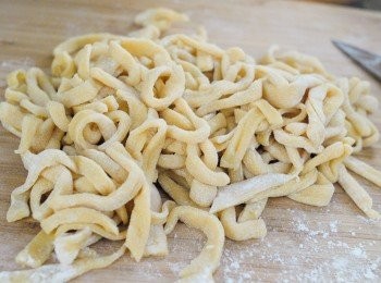 step3: 要灑點麵粉令麵條不要黏在一起