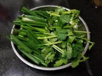 step7: 蔥段，芫茜