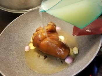 step9: 加入清雞湯及食用開水