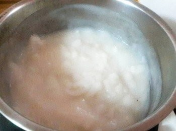 step8: 此時需快速搞拌粉漿成半透明狀的糊狀