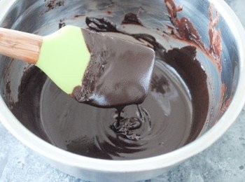 step4: 拌勻至完全溶化成漿（＊也可加一湯匙白蘭地）