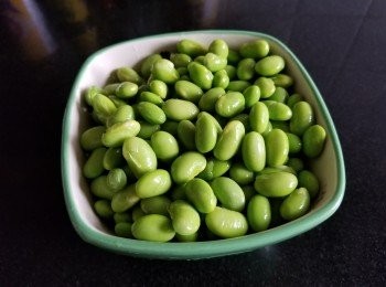 step3: 用鹽水汋 2 分鐘，除去外殼