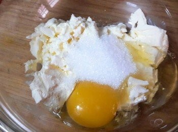 step8: 加入糖和蛋拌勻