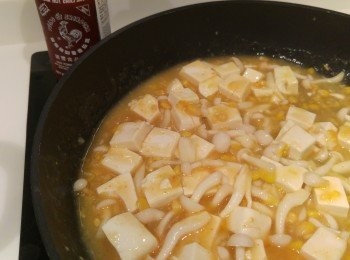 step4: 最後落是拉差醬炒勻熄火。