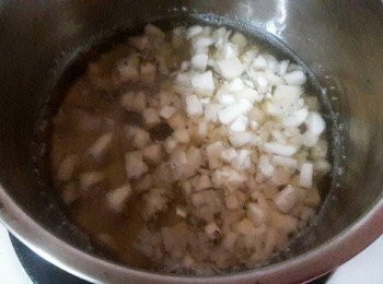 step6: 煮滾後再加入切碎的馬蹄